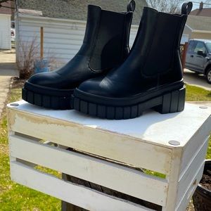 Black Platform Chelsea Boots